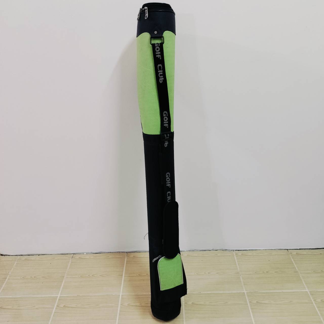 ถุงกอล์ฟ HALFSET สีดำ เขียว ถุงแบบแข็ง สำหรับซ้อมไดร์ฟ หรือเดินทางก็แข็งแรงมาก จัดชุดเหล็กขึ้นเครื่องบิน หรือรถที่นำถุงกอล์ฟไปตีต่างจังหวัด ประหยัดเนื้อที่มากเลยค่ะ