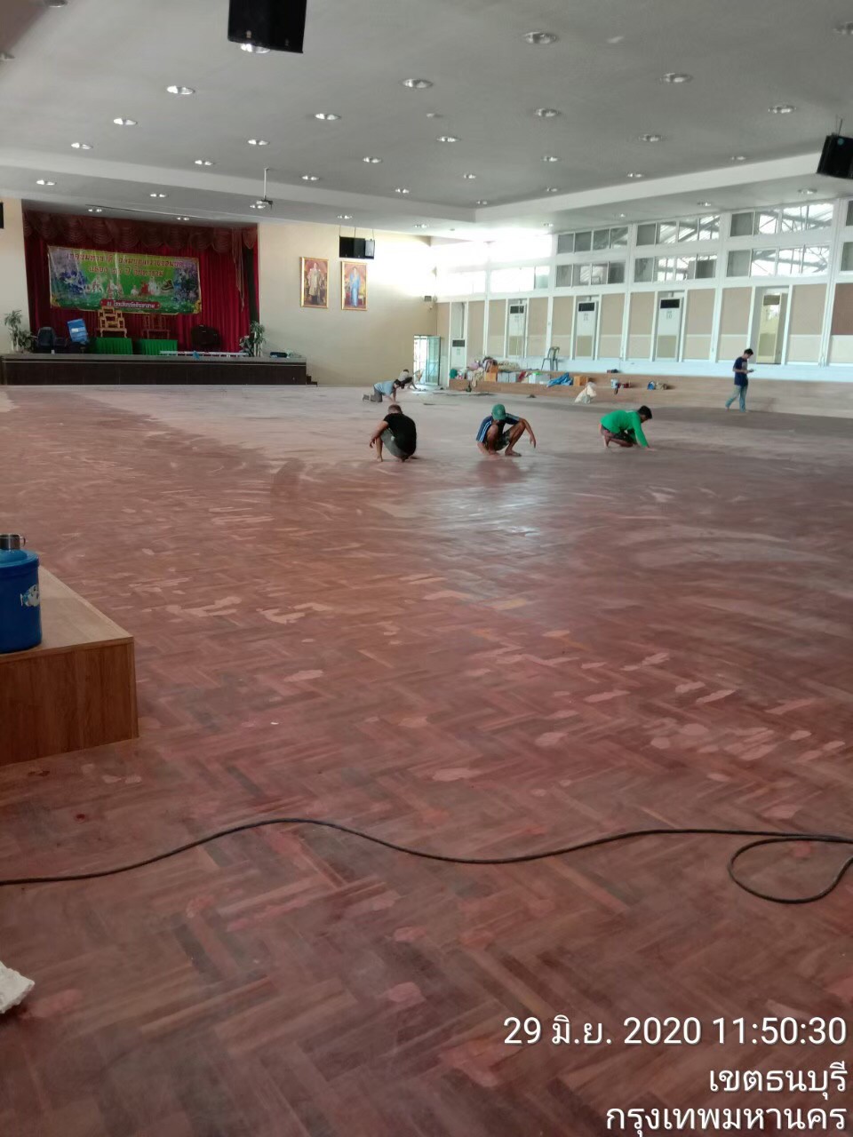 รร.วัดอินทรารามปรับปรุงห้องประชุม และสนามกีฬาในร่ม