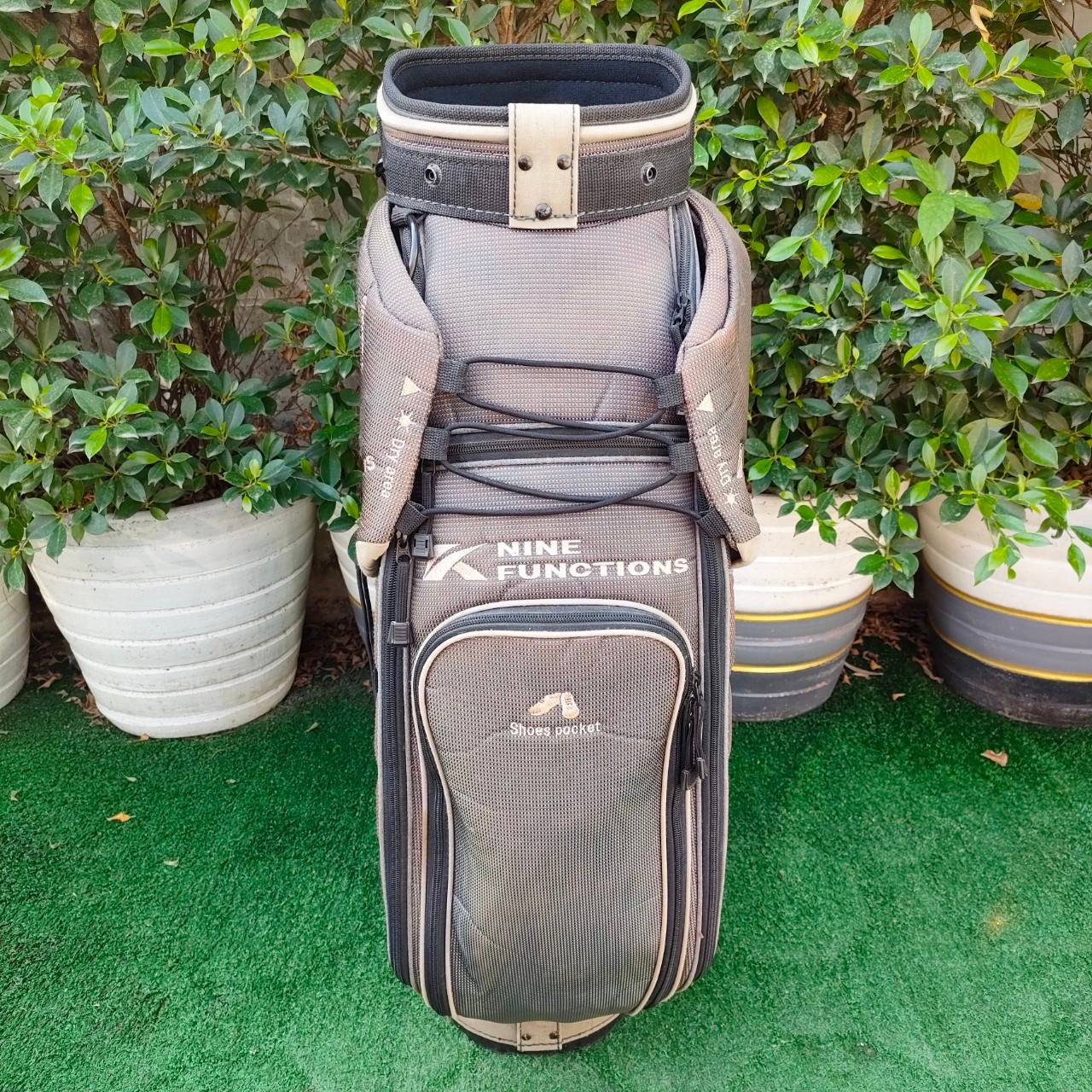 ถุงกอล์ฟ KASCO NINE FUNCTIONS มือสอง สภาพสีมีซีดบ้าง แต่วัสดุทุกอย่างใช้ได้ดีครับ