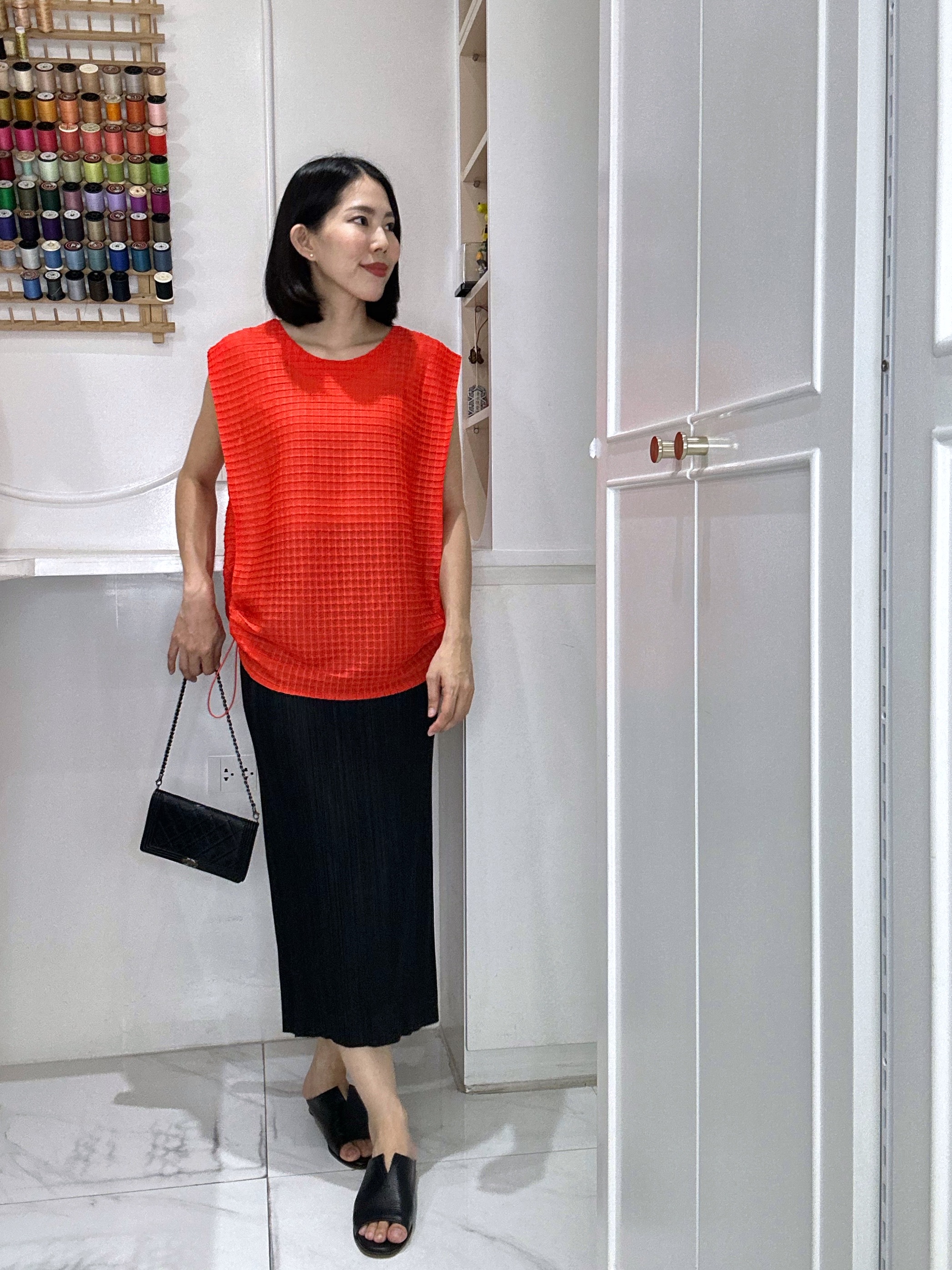 ปรับราคาลง20%!! 2MUAY รุ่น GJO3868 เสื้อพลีททรง OVER SIZE ปรับขนาดได้ SLEEVELESS SQUARE PLEATED TOP 9 สี FREE SIZE