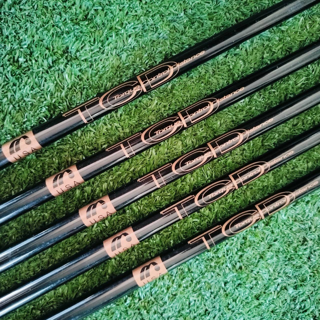 ลดล้างสต๊อค!!! ชุดเหล็ก MITSUSHIBA COPPER มีการใช้วัสดุทองแดง มาใส่ในบางจุด เพื่อสร้างน้ำหนัก ให้จุด CG อยู่ในตำแหน่ง ที่ดีที่สุด ไม้กอล์ฟพรีเมี่ยมมือสอง ของแท้ By NakaraLuxurious
