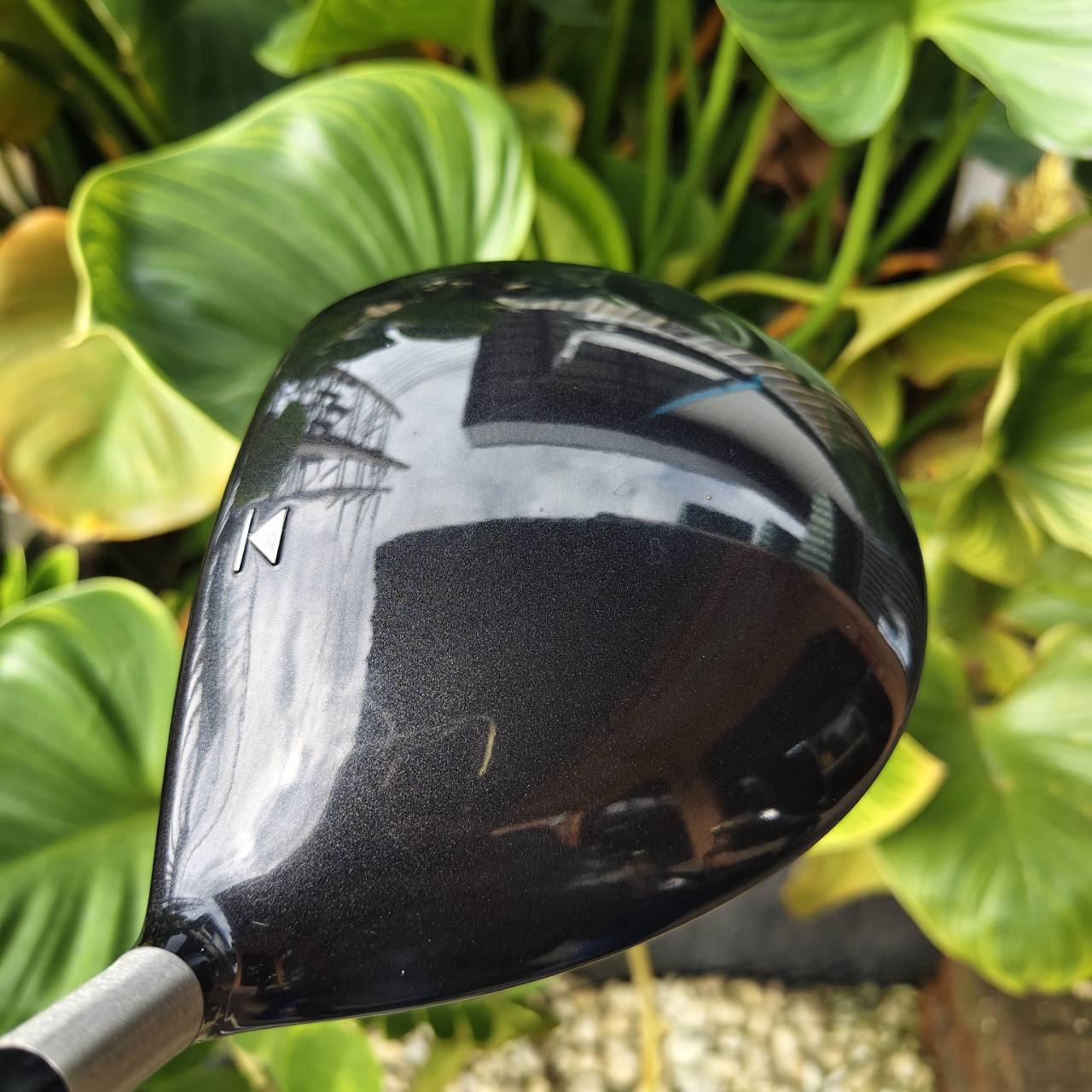 Driver Titleist 909D2 – องศา 8.5 จัดเลยครับ สปินต่ำ ตีมันส์มาก ฟีลลิ่งแน่นๆ แบบนักกอล์ฟตัวจริง