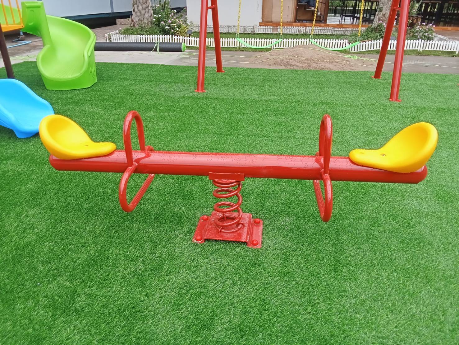 ไม้กระดกสปริง 2 ที่นั่ง เครื่องเล่น, สพฐ., งบประชารัฐ, โรงเรียน, ศูนย์พัฒนาเด็กเล็ก