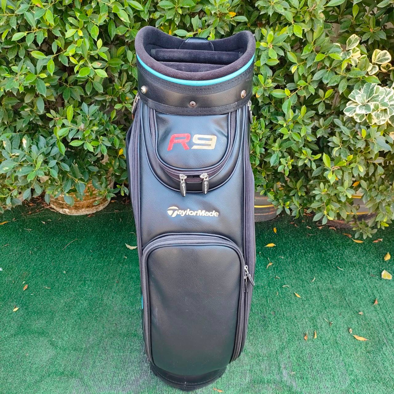 ถุงกอล์ฟ TAYLORMADE R9 มือสอง สภาพสวยเดิม ถุง TOUR ใบใหญ่ ถุงแข็งแรง กันน้ำอย่างดีครับ น้ำหนักเบา ไม้กอล์ฟพรีเมี่ยมมือสอง By NakaraLuxurious