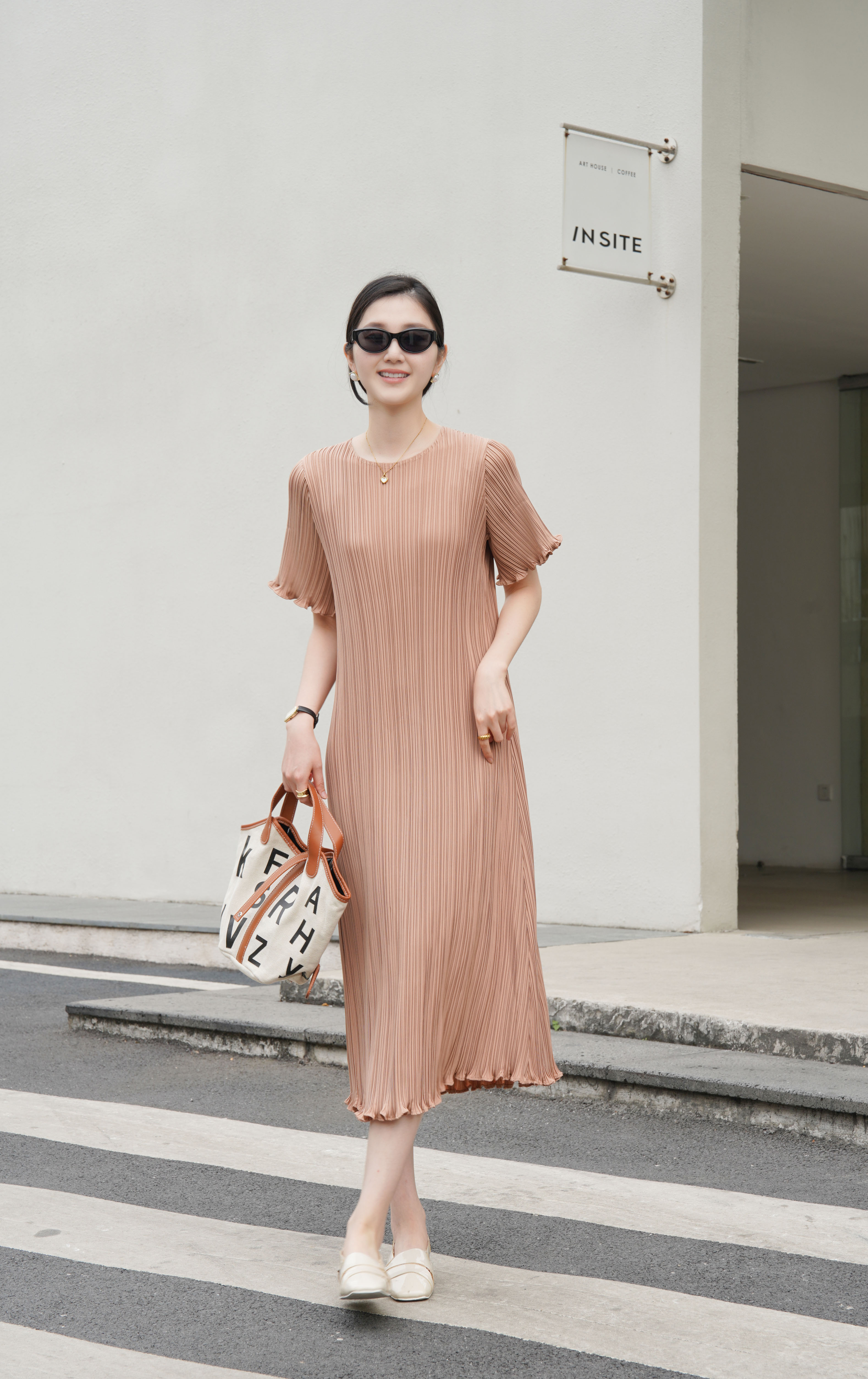 ปรับราคาลง20%!! 2MUAY รุ่น GJO5323 เดรสพลีทคุณภาพ GLAM SHORT SLEEVE PLEATED DRESS 7 สี FREE SIZE