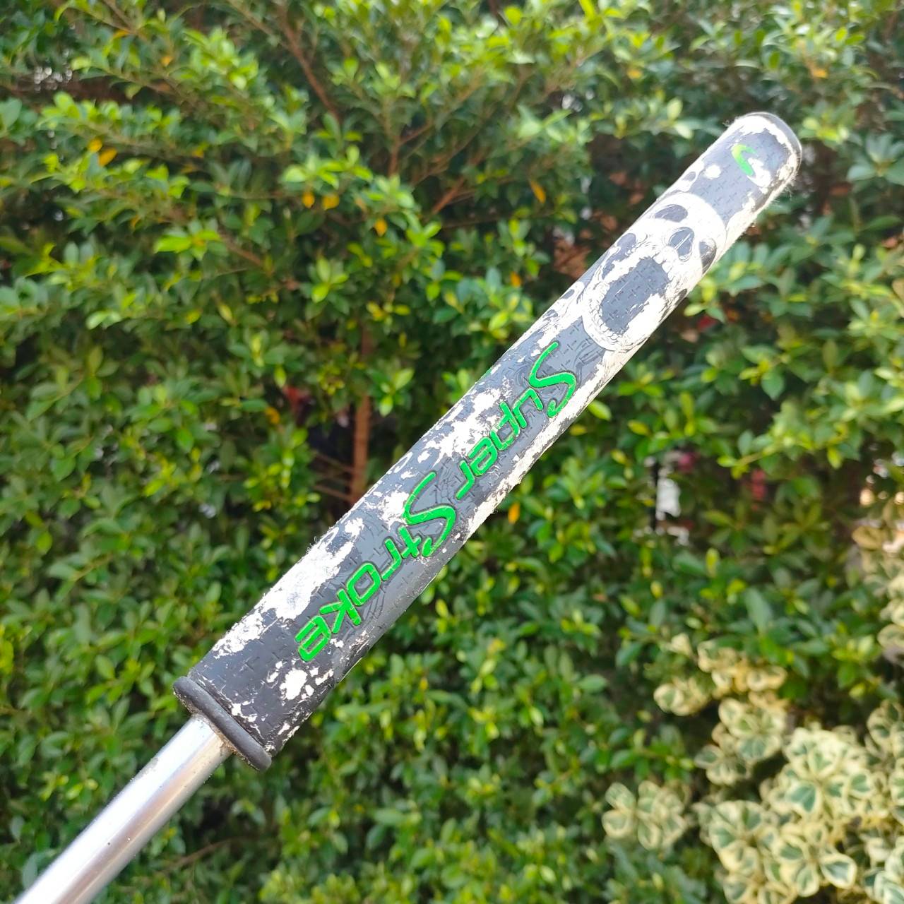 PUTTER PING IWI 1/2 CRAZ-E ความยาว 34 นิ้ว กริฟ SUPER STROKE ก้านแบบเจาะตรงกลาง CENTER พัตต์เล็งง่ายๆ เส้นสายตามองง่าย!! ไม้กอล์ฟมือสอง ของแท้ BY NakaraLuxurious