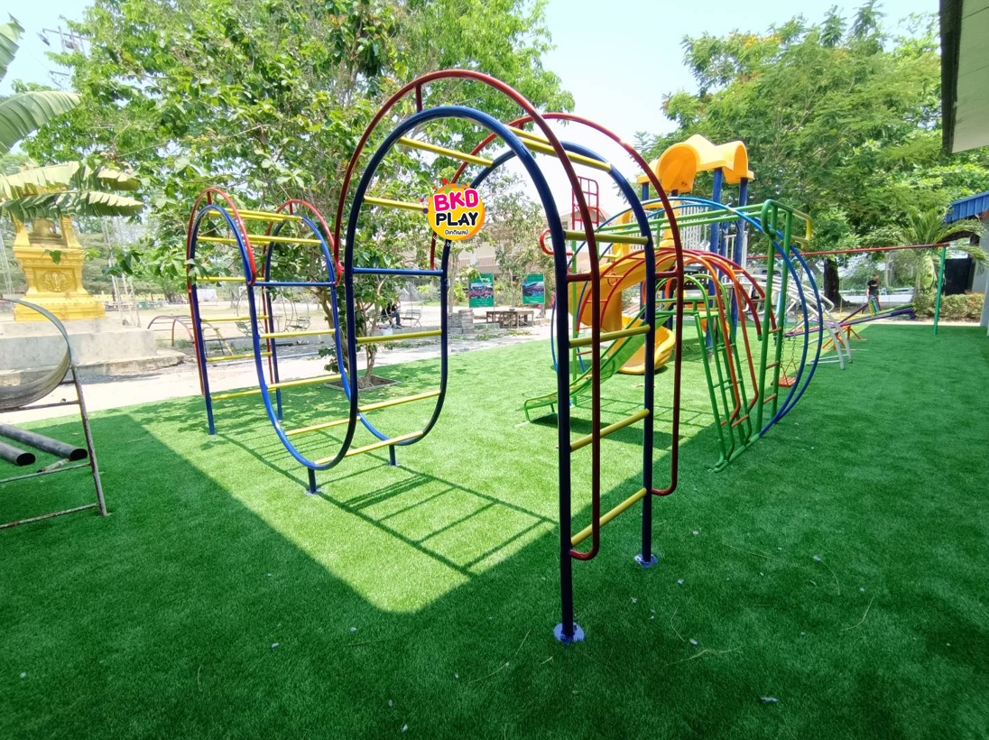 เครื่องเล่นสนาม กลางแจ้ง เหล็ก ชุดอุปกรณ์ ปีนป่ายตัว M Outdoor Playground, ราคาโรงงาน สินค้าสั่งผลิต 10-20 วัน