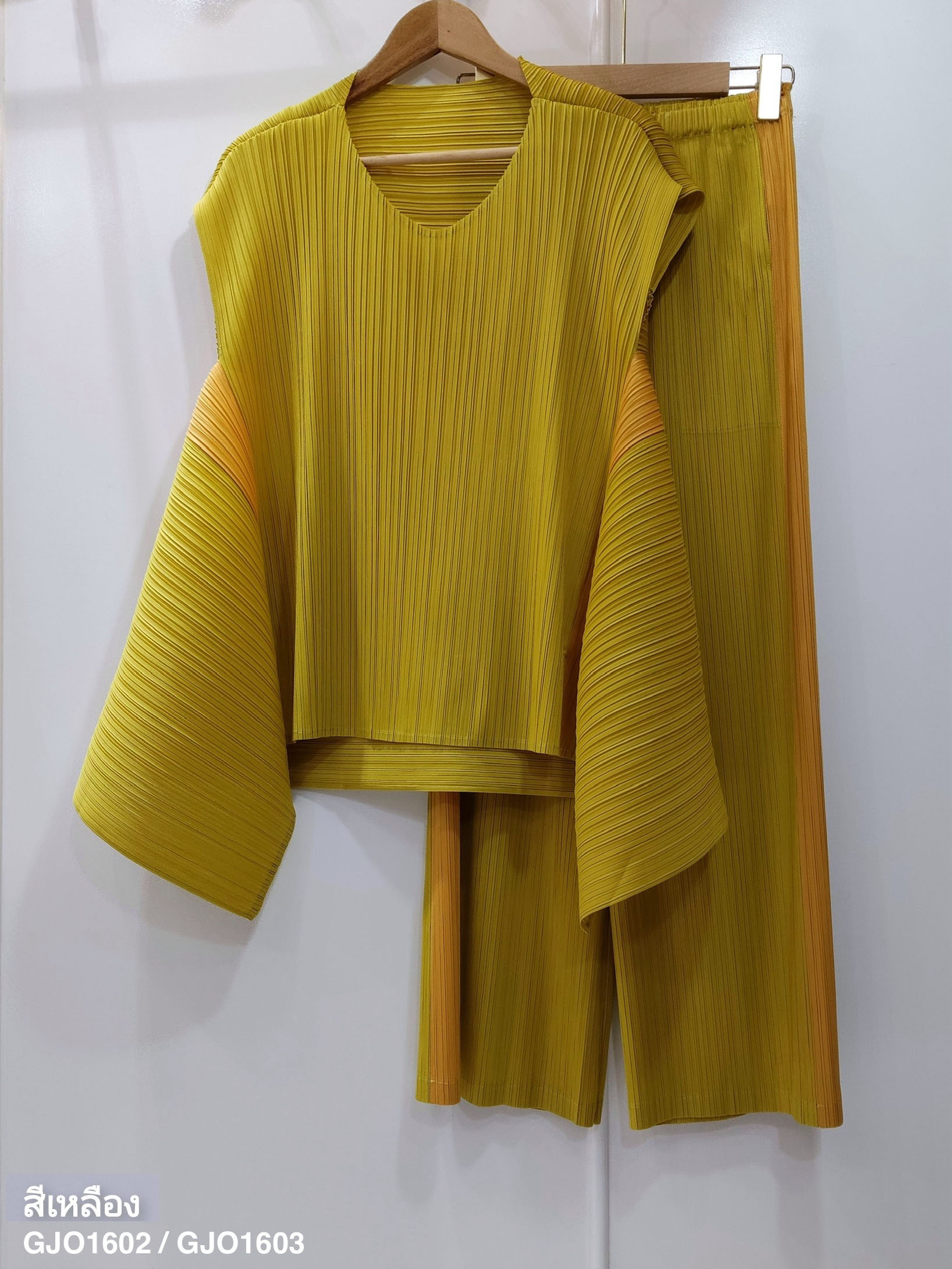 ปรับราคาลง20%!! กก ยาว 37.5นิ้ว!! 2MUAY รุ่น GJO1602 / GJO1603 เซ็ตพลีทคุณภาพ SIDE STRIPED TWO TONE PLEAT SET 6 สี FREE SIZE