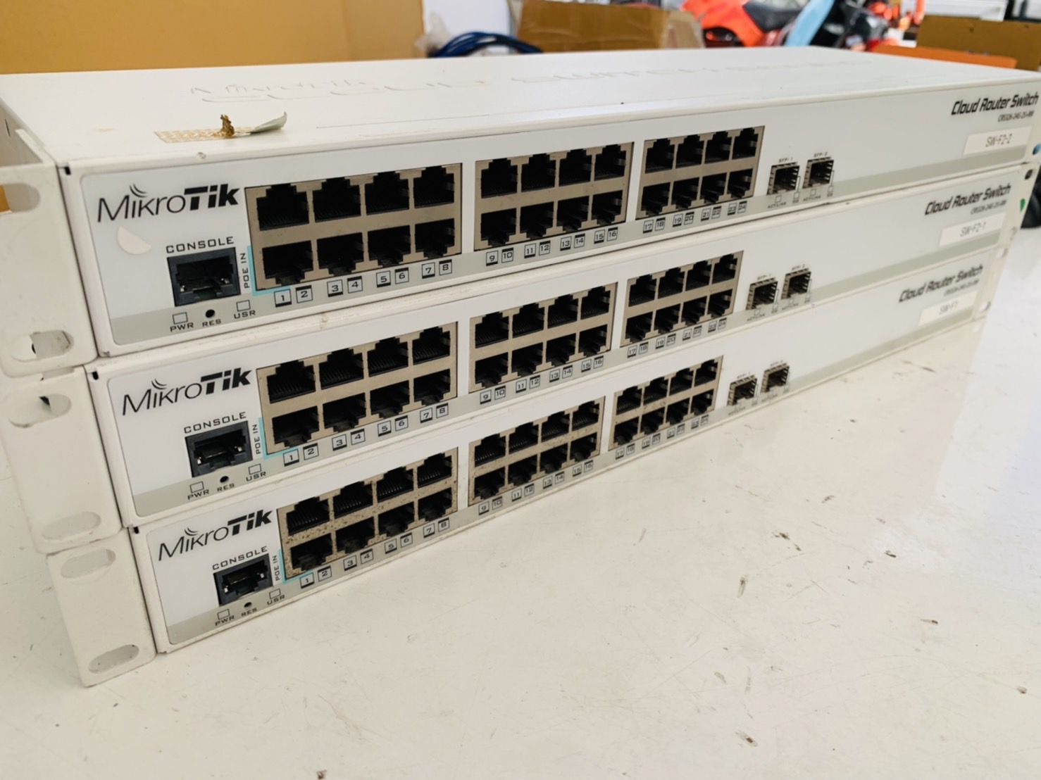 Mikrotik CRS326-24G-25+RM + 24 port Gigabit Ethernet switch พร้อม Adapter สินค้ามือสอง มีประกัน