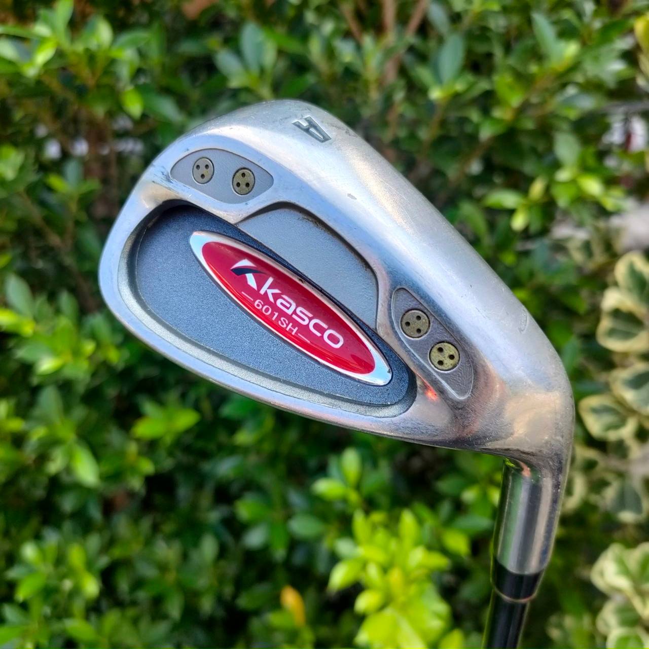 เหล็ก AW KASCO 601SH ก้าน KASCO 601SH FLEX R องศา 52 เป็น WEDGE ที่ชิพง่ายๆ ตีเบาๆระยะ 100 หลา +- หรือ เล่นลูกสั้นๆวิถีไม่โด่งมาก เน้น ชิพแอนด์รัน สบายๆครับ