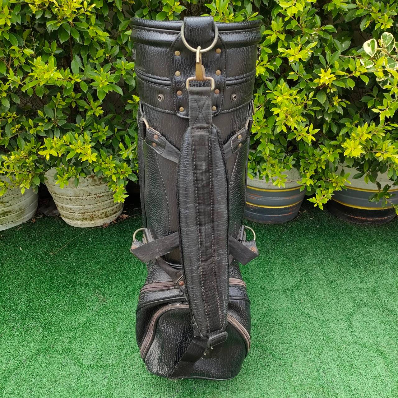 ถุงกอล์ฟ EMCO มือสอง ถุงกอล์ฟหนัง ใบใหญ่ขนาด 9 นิ้ว , ภายในบุกำมะหยี่ สภาพสวย!!! มือสอง ของแท้ BY NakaraLuxurious