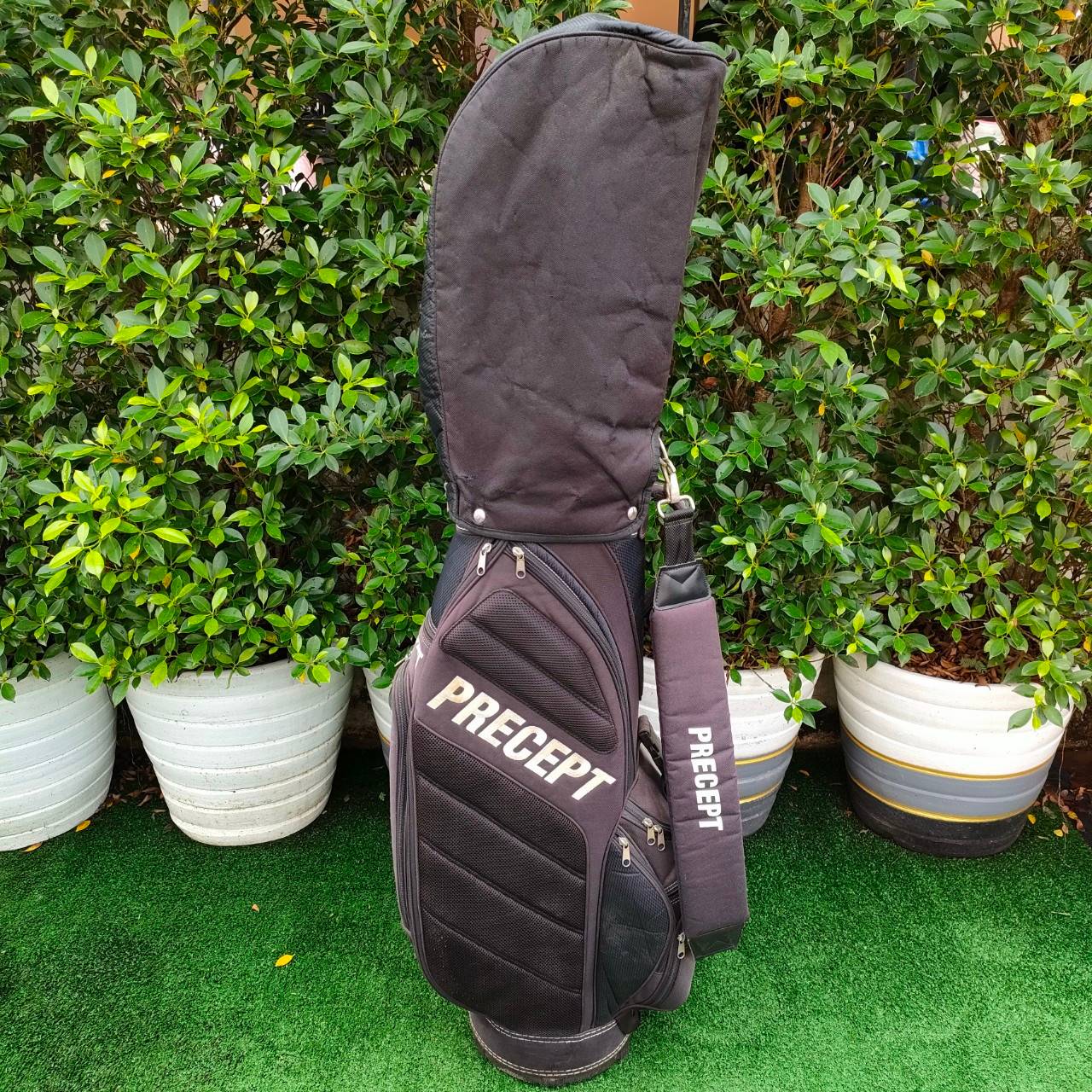 ถุงกอล์ฟ PRECEPT มือสอง **มีตำหนิ คอพเวอร์ ขาด **