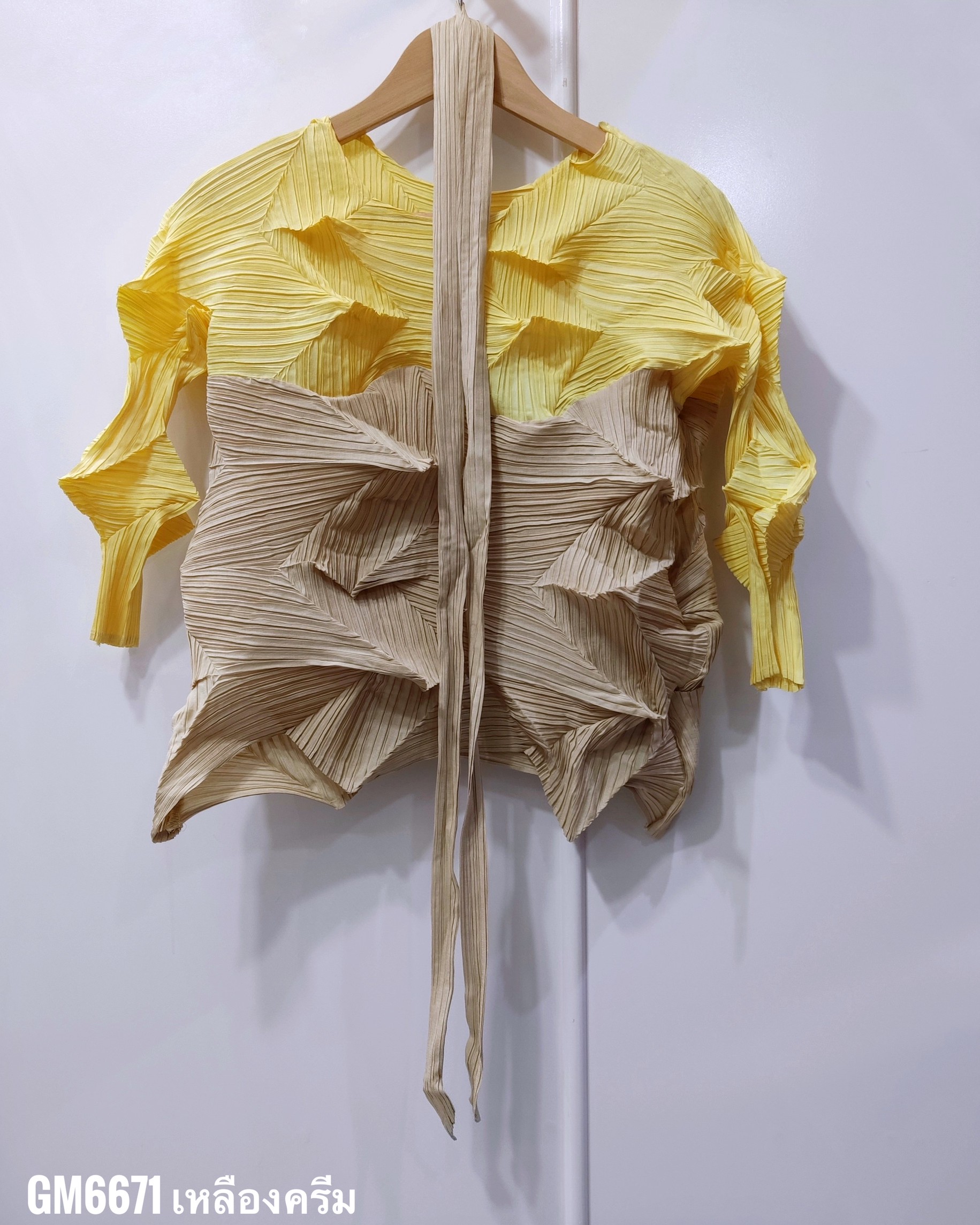 อกถึง 44 นิ้ว 2MUAY GM6671 เสื้ออัดพลีท TWO TONE ZIGZAG PLEATED TOP 7 สี FREE SIZE