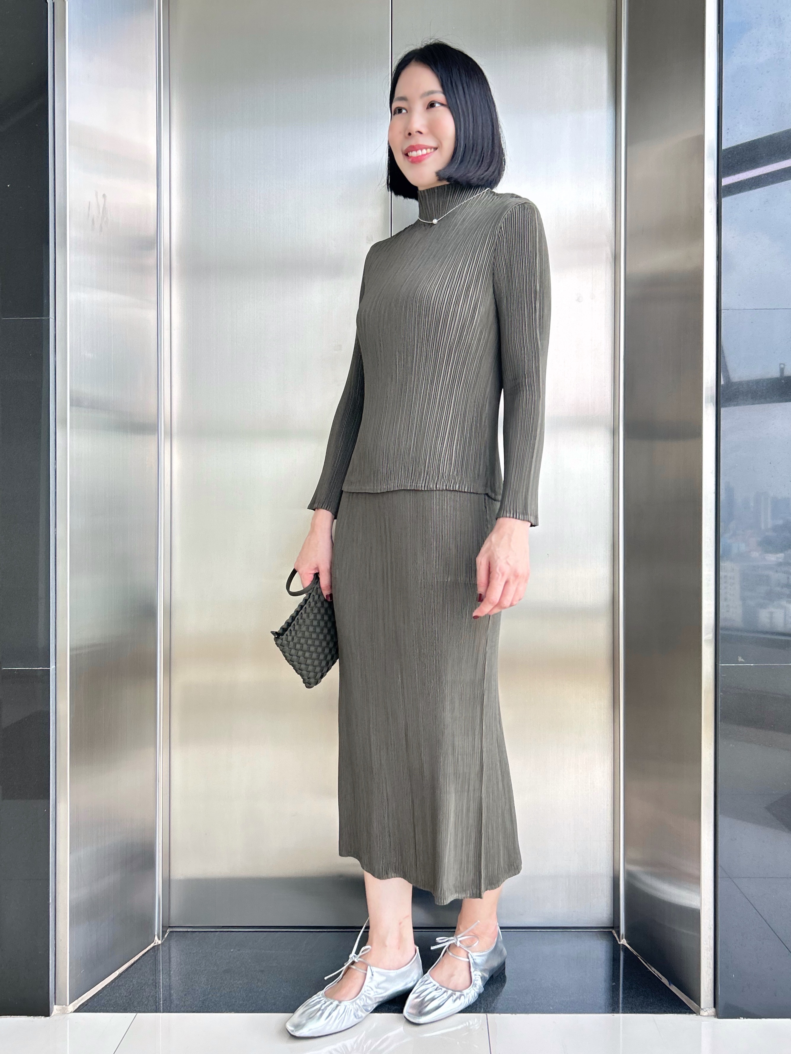 ปรับราคาลง20%!! 2MUAY รุ่น GJO11032/ GJO11044 เซ็ตพลีทผ้าแมตต์ HIGHNECK LONGSLEEVE TOP WITH PENCIL SKIRT PLEATED SET 10 สี FREE SIZE