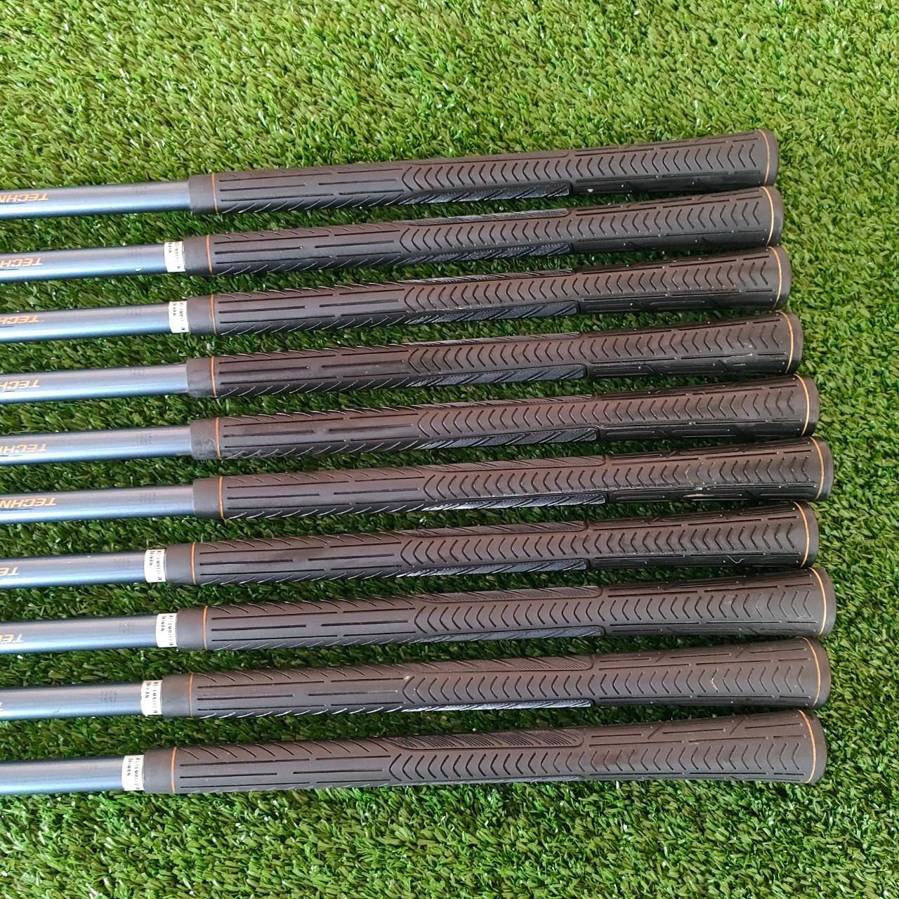 ชุดเหล็ก MIZUNO ZEPHYR EG-180V มีเหล็ก 3-9 เเละ PW SW FW ก้าน TECHNO FLEX 2640 FLEX R **ชุดใหญ่ 10 ชิ้น** เป็นตัวพรีเมี่ยมสูงสุด!! ออกแบบให้ก้านเบา ตีง่ายมาก ช่วยให้ตีได้ระยะมากกว่าเหล็กทั่วไป!! ไม้กอล์ฟมือสอง ของแท้ BY NakaraLuxurious