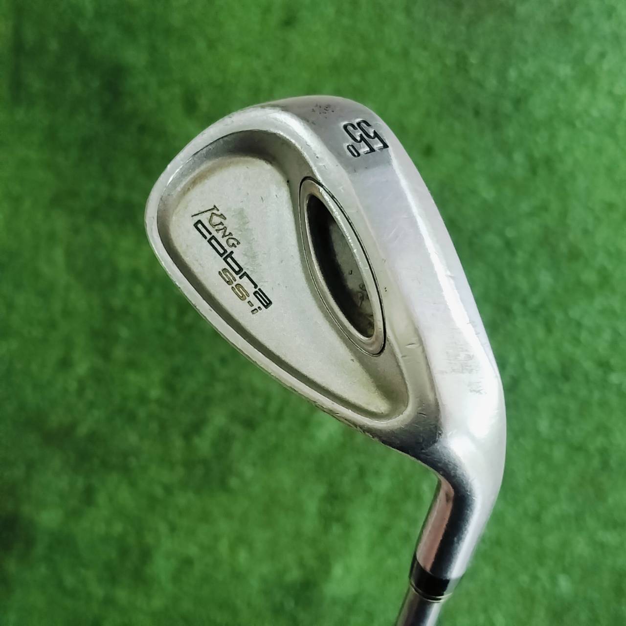 WEDGE KING COBRA SS-i องศา 55 ก้าน ALDILA FLEX R ออกแบบให้ชิพง่ายและแม่นยำมาก สปินดี สปีดไม่แรงก็ชิพสบาย ขึ้นกรีนแบบสวยๆค่ะ ไม้กอล์ฟพรีเมี่ยมมืองสองญี่ปุ่น By NakaraLuxurious