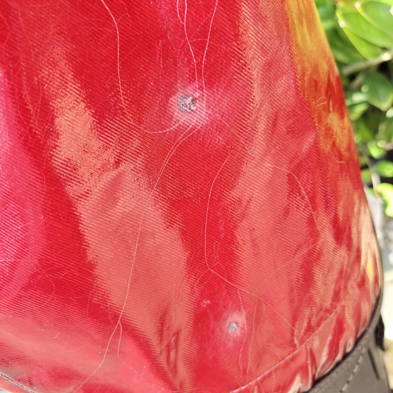 ถุงกอล์ฟ CUSTOM NOLOGO มือสอง ออกแบบสวยระหว่างผ้า กับหนังแก้ว สภาพโดยรวมดีมาก COVER มีรอยนิดหน่อย