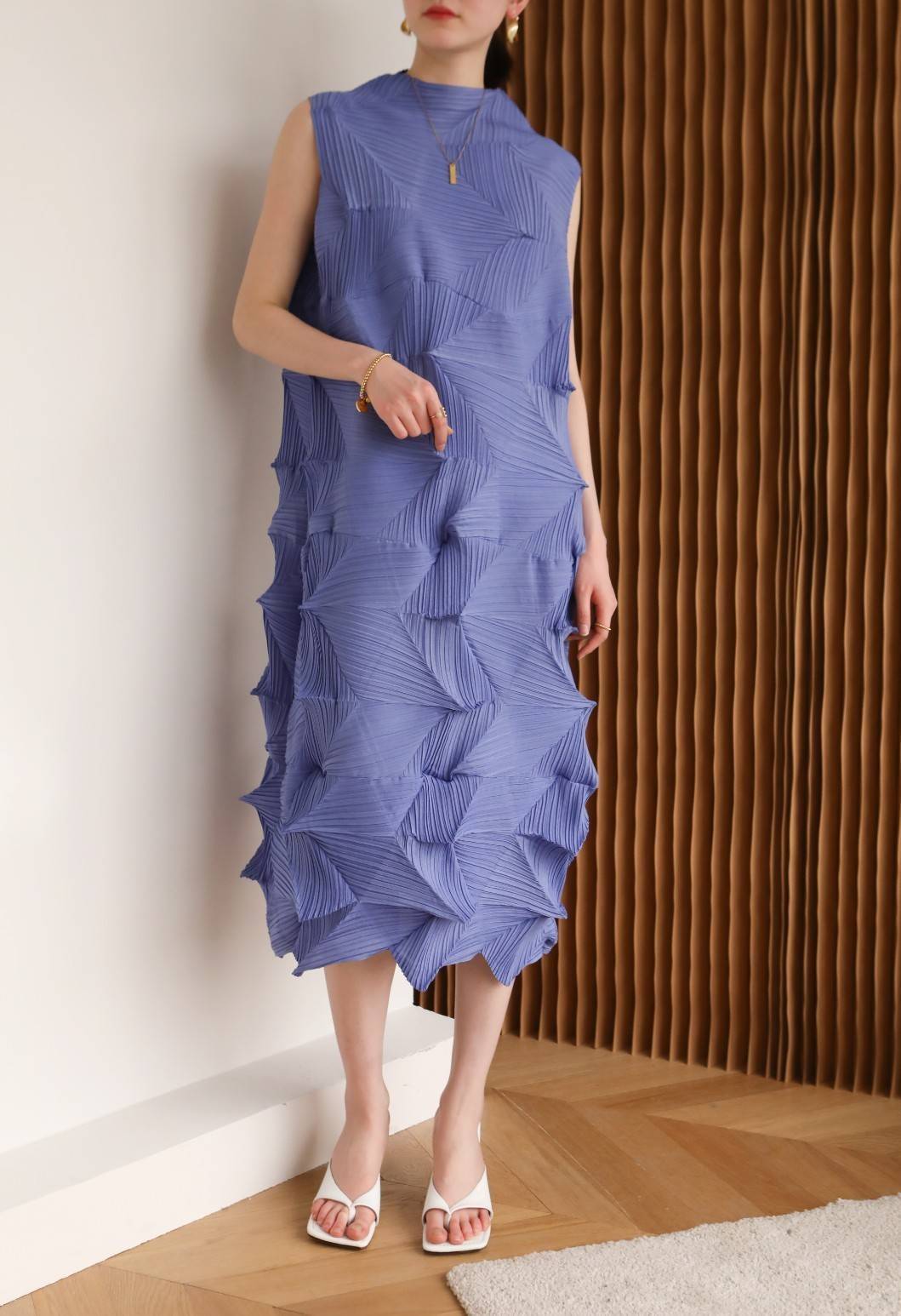 2MUAY รุ่น GJO6613 เดรสอัดพลีทงานคุณภาพ SLEEVELESS ZIGZAG PLEATED DRESS 9สี FREE SIZE