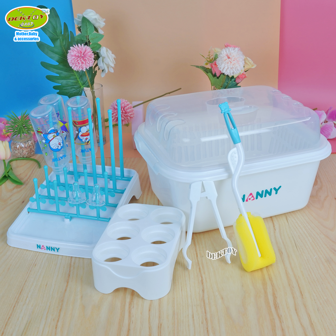Nanny ชุดเซ็ตกล่องพร้อมอุปกรณ์สำหรับล้างและจัดเก็บขวดนม จำนวน 5 ชิ้น