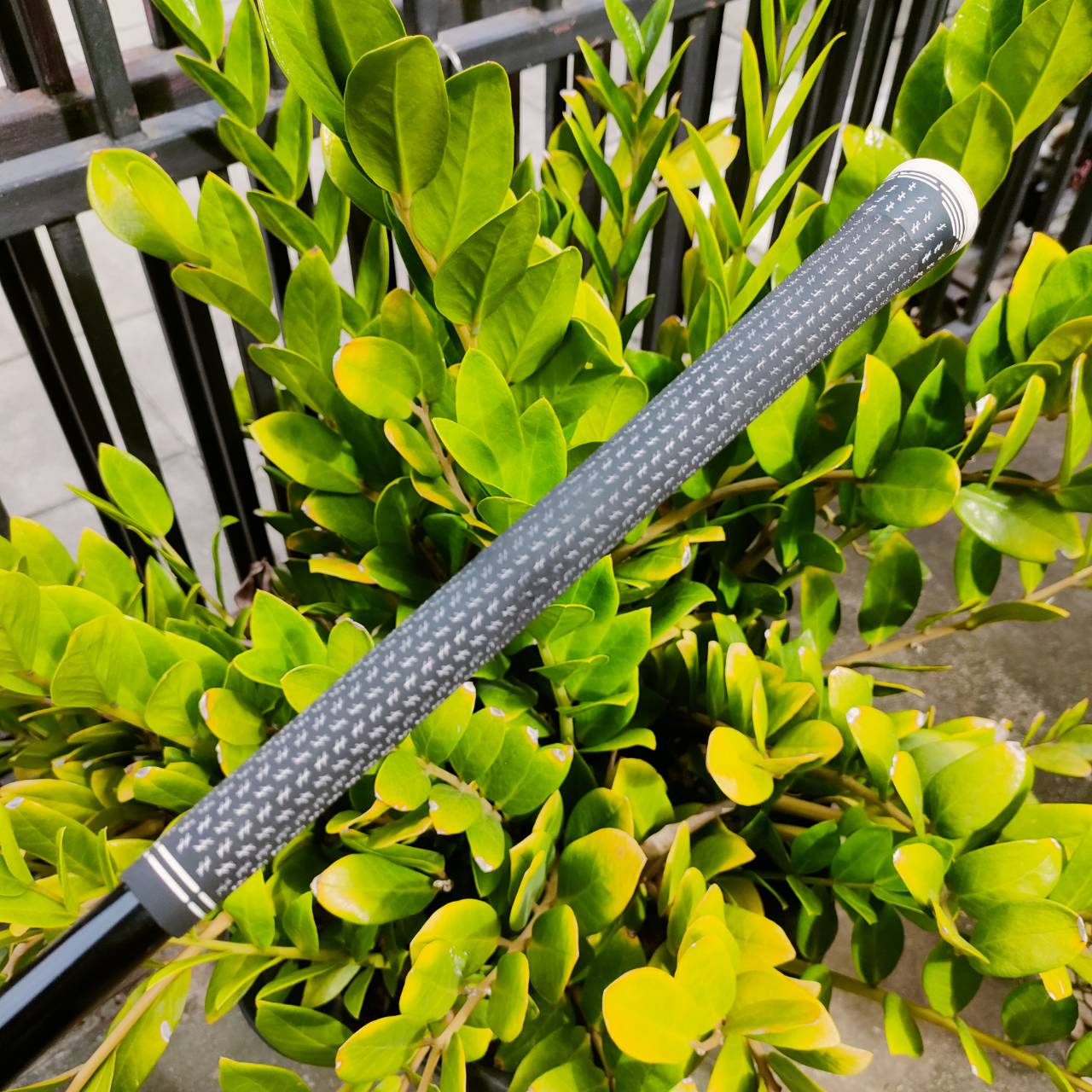 Driver Cobra King F9 สภาพสวยงาม มี COVER เดิม ก้าน FUJIKURA SPEEDER EVOLUTION FLEX S รูปลักษณ์ที่ได้แรงบันดาลใจมาจากรถซูเปอร์คาร์ ขณะที่คอนเซ็ปต์ด้านประสิทธิภาพ หลักๆ แล้วถูกออกแบบมาเพื่อให้โดดเด่นด้านแอโรไดนามิกส์มากที่สุดอย่างที่ไม่เคยมีมาก่อน ไม้กอล์ฟพ