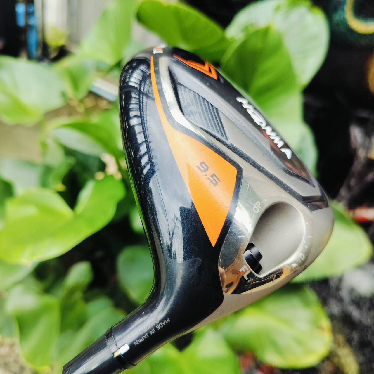 Driver HONMA TW747 455 องศา 9.5 ก้าน Honma Titanium 2 ดาว Flex S ตระกูล TOUR WORLD ของ HONMA เป็นตระกูลที่ตีมันส์อย่างมาก ไม้กอล์ฟพรีเมี่ยมมือสอง ของแท้ By NakaraLuxurious