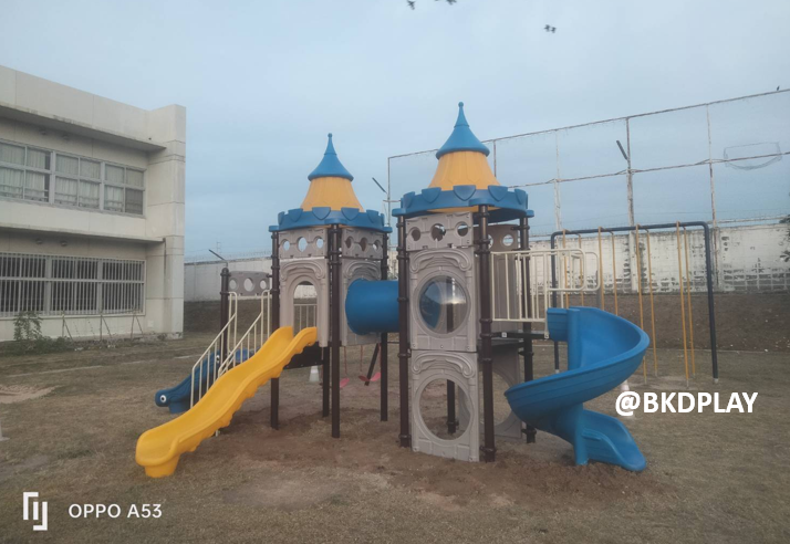 เครื่องเล่นสนามกลางแจ้ง, ชุดปราสาท2มงกุฏพร้อมชิงช้า สนามเด็กเล่น ,เครื่องเล่นสนามกลางแจ้งในร่มราคาถูก, เครื่องเล่นสนามปฐมวัย, playground, outdoorplayground ครุภัณฑ์สนามเด็กเล่น, สพฐ,โครงการโรงเรียนประชารัฐ
