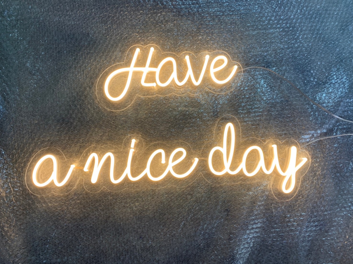 ไฟนีออน เฟค