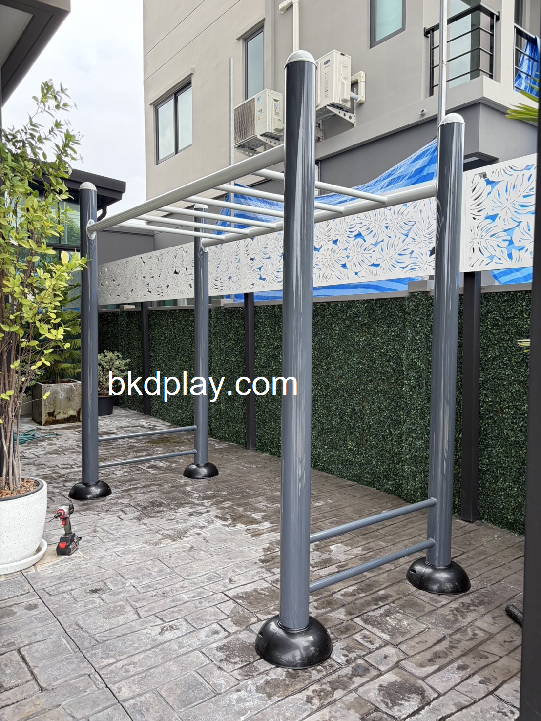 เครื่องออกกำลังกายกลางแจ้ง ชุดอุปกรณ์ บริหารแขน หน้าอก หัวไหล่ แบบบาร์โหน เหนือศรีษะ สำหรับผู้ใหญ่ เด็กโตเล่นได้ ลานกีฬา อเนกประสงค์ สนามกีฬา ผลิตในไทย 10-20 วัน