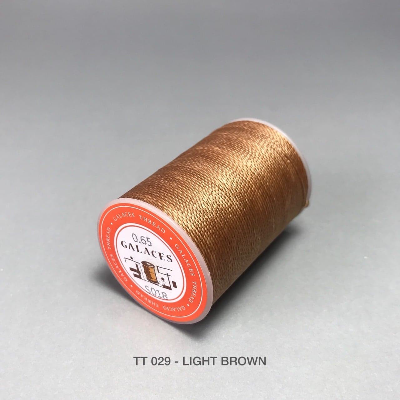 TT029-065 ด้ายโพลีเอสเตอร์ Polyester 0.65 ด้ายเย้บหนัง อุปกรณ์งานหนัง leatherbrass**ราคาต่อชิ้น**