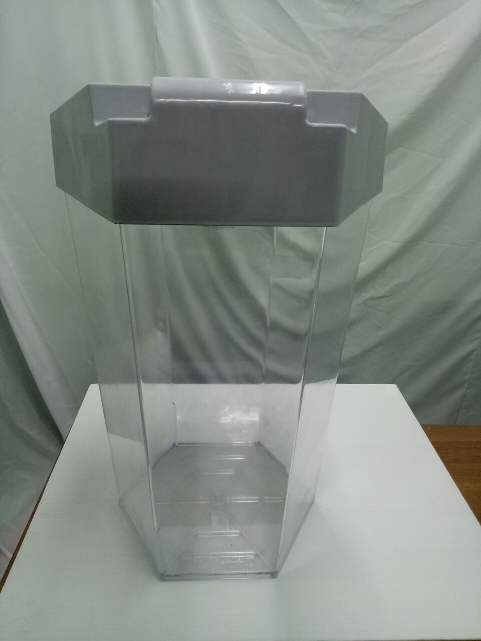 ถังขยะหกเหลี่ยม พลาสติกใส 56 ลิตร ฝา 2 ช่องทิ้ง