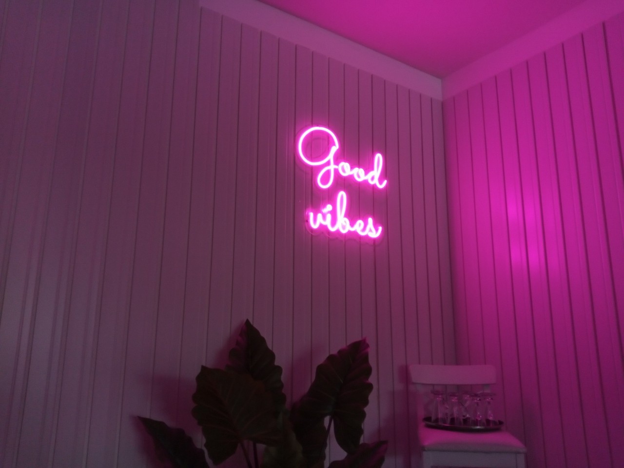 ไฟนีออนดัด