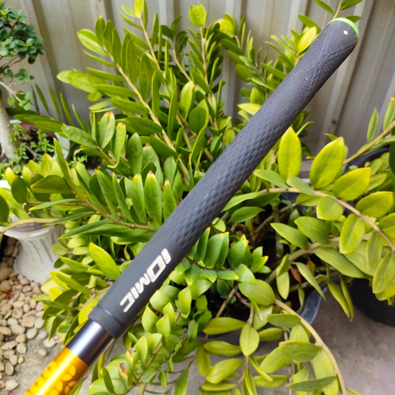 DRIVER TITLELIST 909 D2 องศา 10.5 ก้าน FUJIKURA FIT-ON M GOLD FLEX R กริพ IOMIC COVER แท้เดิม ตีมัน ตีง่าย ตีไกล ไม้กอล์ฟพรีเมี่ยมมือสอง ของแท้ By NakaraLuxurious