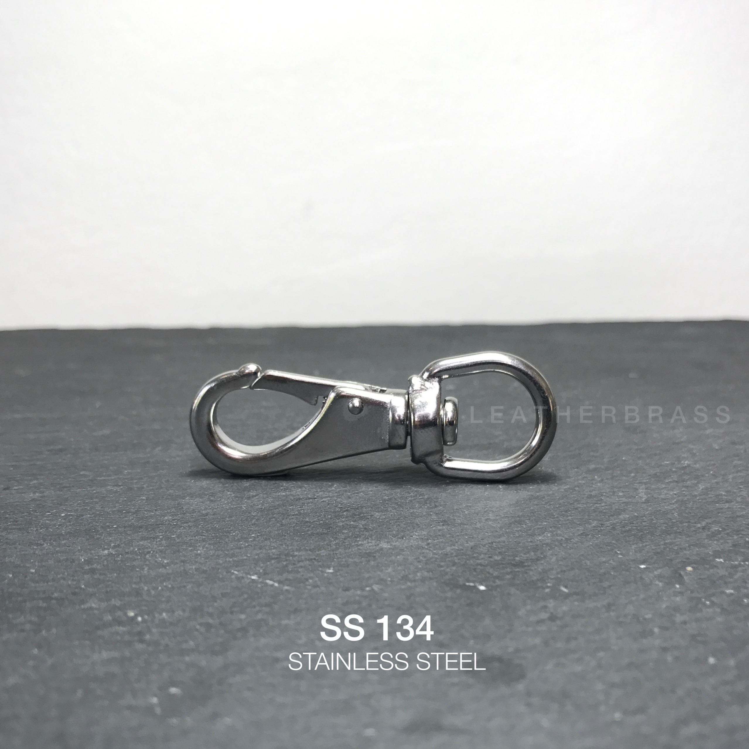 SS134 ตะขอพวงกุญแจ สเตนเลส แบบโมเดิร์น อุปกรณ์เดินป่า **ราคาต่อชิ้น** อุปกรณ์งานหนัง leatherbrass