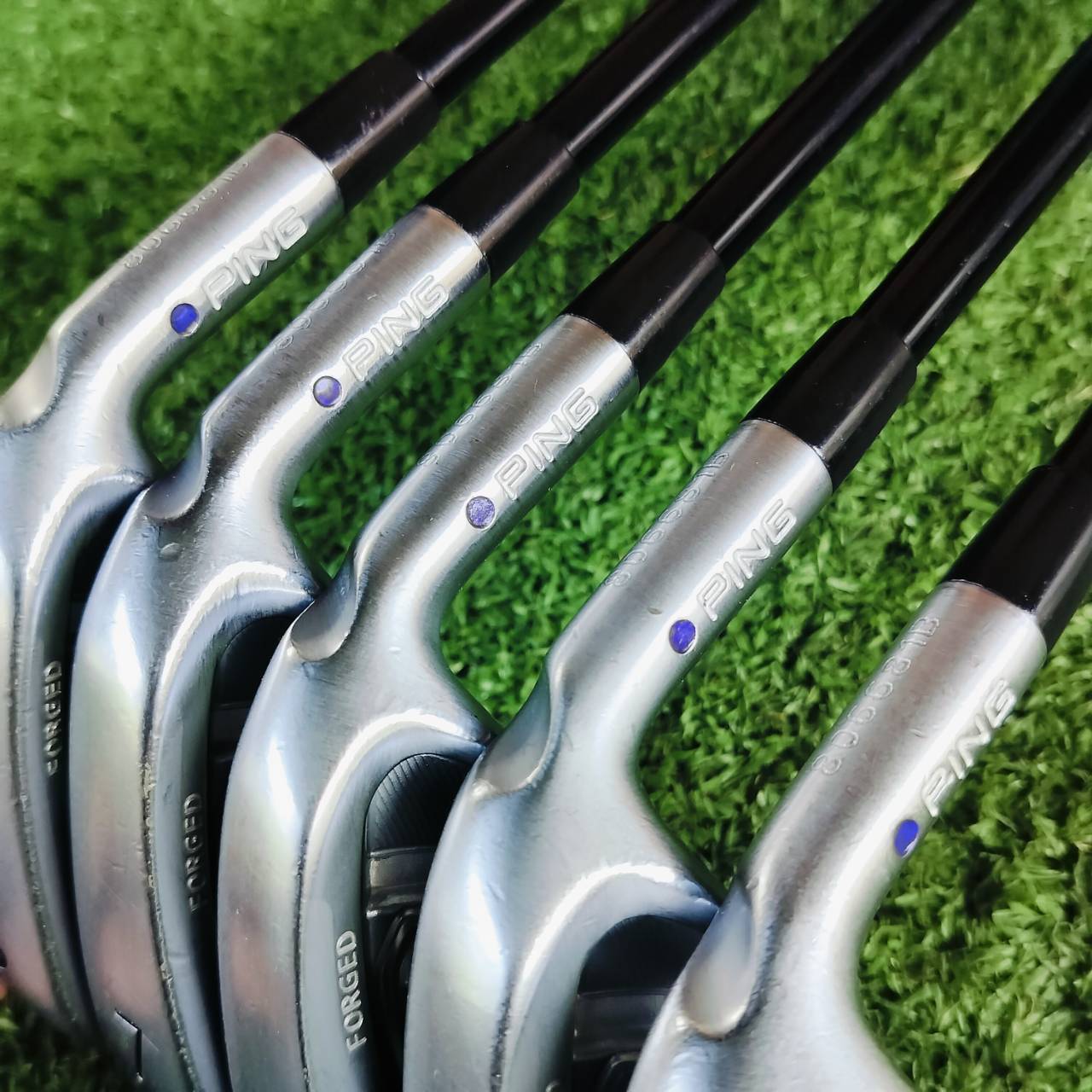 ชุดเหล็ก PING ANSER เป็นชุด FORGED ของ PING ที่เป็นสุดยอดมากอีกหนึ่งรุ่น ฟีลลิ่งที่นุ่มมาก ทำได้ดีมากที่สุด ไม้กอล์ฟพรีเมี่ยมมือสอง ของแท้ By NakaraLuxurious