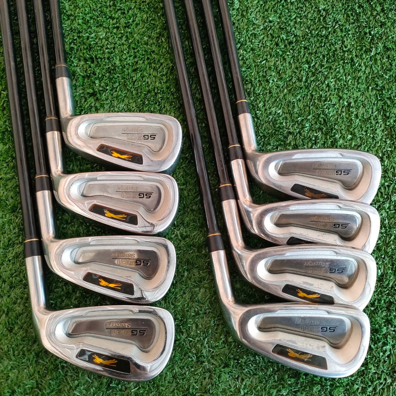 ชุดเหล็ก SLAZENGER SG901 มีเหล็ก 3-9 เเละ PW ก้าน SLAZENGER SL 55 FLEX R ชุดเหล็กตีไกลมากๆๆๆ หน้าไม้ ใส่แผ่นไทเทเนี่ยมอีกชั้น สามารถ สังเกตุได้จากรูปที่หน้าไม้ เหมาะสำหรับท่านที่ตีวงแบบสบายๆ และอยากได้ชุดที่ตีง่ายๆได้ระยะ ห้ามพลาดเด็ดขาด!!!