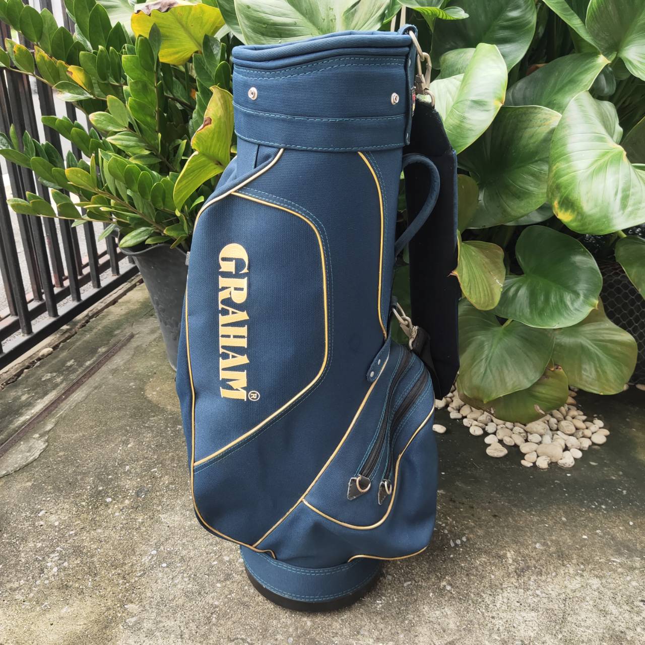 ถุงกอล์ฟ GRAHAM หรูจัด ผู้ดีอังกฤษ ช่องใส่ไม้แบบ 14 ช่องเรียงสวยจัดๆ ไม่เหมือนใคร น่าใช้มาก