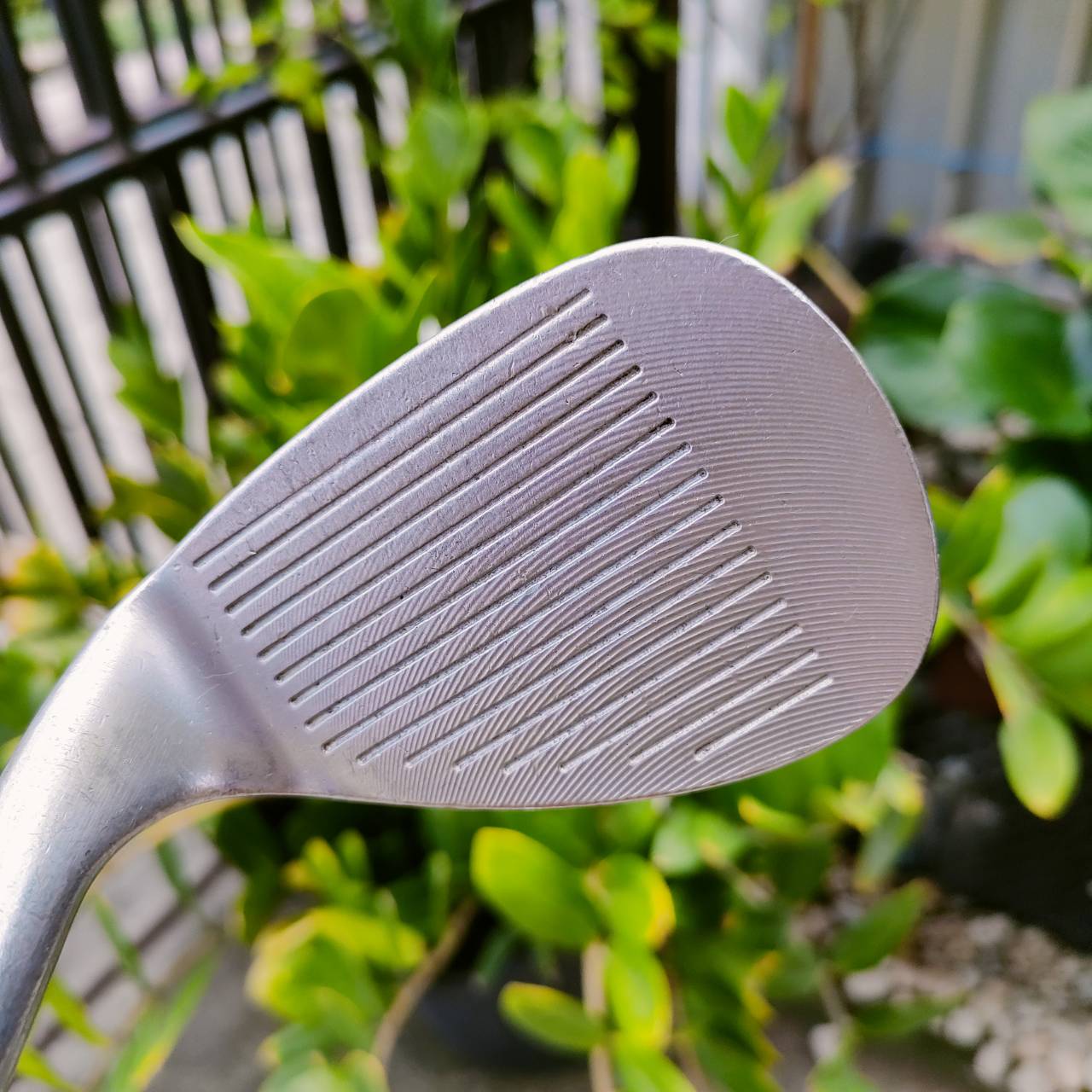 WEDGE T-ZOOM X07 FORGED องศา 56 รุ่นดังในตำนาน สปินแบบจัดๆ ด้วยหน้า MILLED ที่ลึกมาก ร่องสวยๆ ตกหยุดแบบจึ๊กๆ ถอยหลังเห็นๆ วัสดุ CNC FORGED นุ่มนวลอย่างมาก ไม้กอล์ฟพรีเมี่ยมญี่ปุ่นมือสอง ของแท้ By NakaraLuxurious