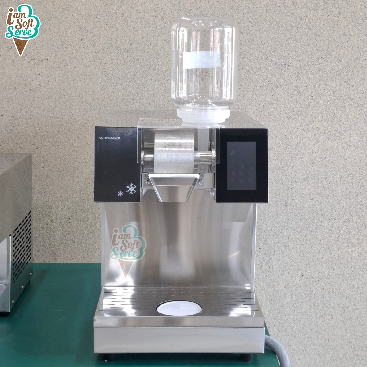 เครื่องทำบิงซู เครื่องทำน้ำแข็งเกล็ดหิมะ หน้าจอสัมผัส SNOWMAKER รุ่น SM-180 กำลังผลิต 180 Kg/24H
