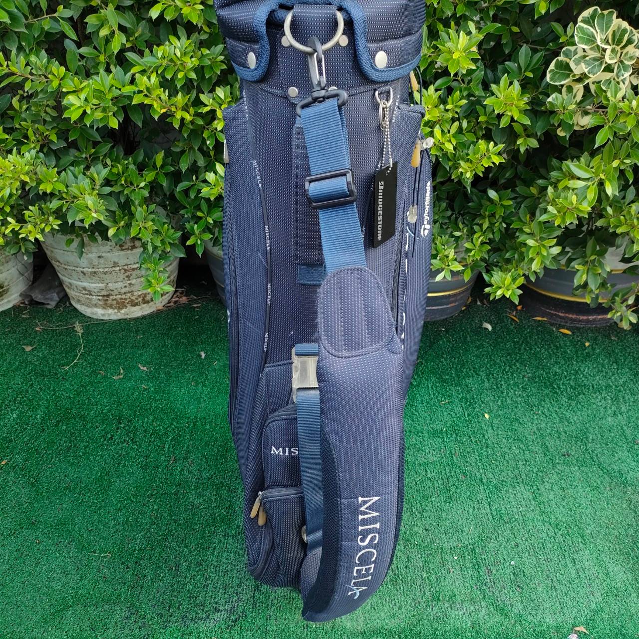 **ไม้กอล์ฟสำหรับผู้หญิง** FULLSET TAYLORMADE MISCELA ใช้ดีกว่าชุดจากจีนเยอะมากๆ เป็นก้านเบาพรีเมี่ยมจริงๆ หัวไม้หัวใหญ่ หน้าเด้ง ตีตรง ไม้ช่วยเพิ่มระยะให้อย่างดี ไม้กอล์ฟมือสอง ของแท้ BY NakaraLuxurious
