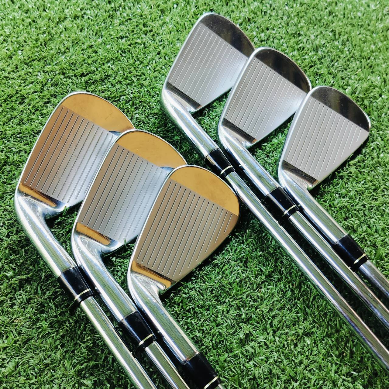 ชุดเหล็ก Callaway LEGACY BLACK V (Forged) ตัวพรีเมี่ยมสูงสุด เน้นขายในญี่ปุ่น วัสดุใส่เต็ม คุณภาพแบบเน้นที่สุดของ Callaway VAR (การดูดซับการสั่นสะเทือน) ทำให้ได้ฟีลลิ่ง ที่เหนือชั้นกว่าเหล็ก FORGED ทั่วไป ไม้กอล์ฟพรีเมี่ยมมือสอง ของแท้ By NakaraLuxurious