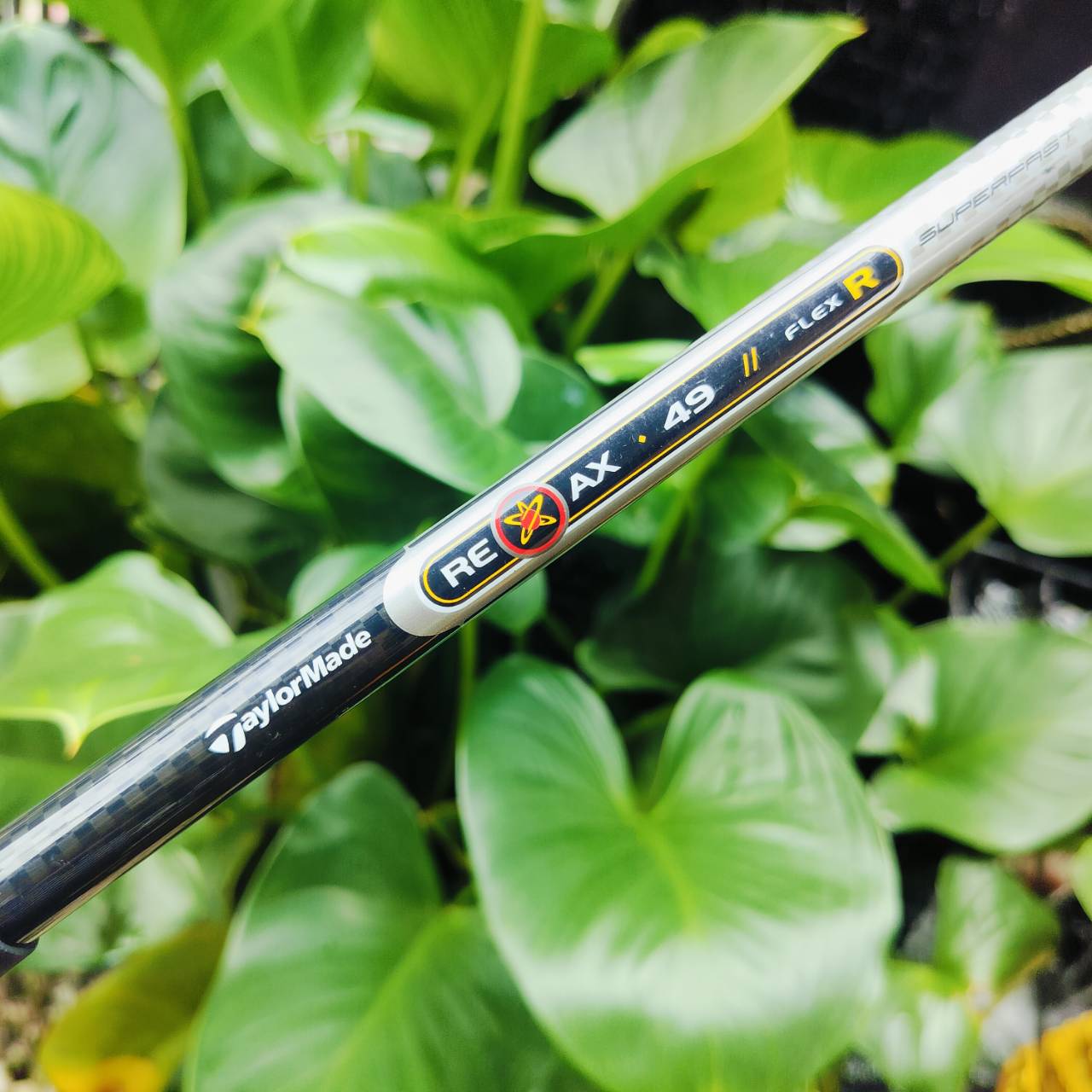 FW5 Taylormade BURNER ก้าน SUPERFAST RE*AX 49 FLEX R รุ่นนี้ออกแบบดีมาก หัวยื่นออกด้านหลังเยอะ ช่วยให้ตีตรงขึ้น ลูกลอยง่าย ระยะดีมาก ราคาสุดคุ้ม!!! ไม้กอล์ฟพรีเมี่ยมมือสอง ของแท้ By NakaraLuxurious