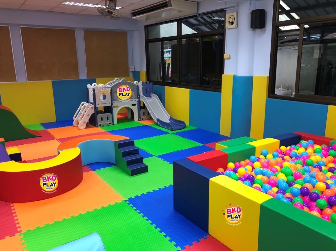 บ่อบอลพร้อมบันได ห้องบอล คอกกั้นเด็ก บุนวมนิ่ม,คอกกั้น, เบาะนุ่มนิ่ม หนัง soft play, indoor playground ของเล่นเสริมพัฒนาการ รับสั่งทำบ่อบอล ตามขนาด