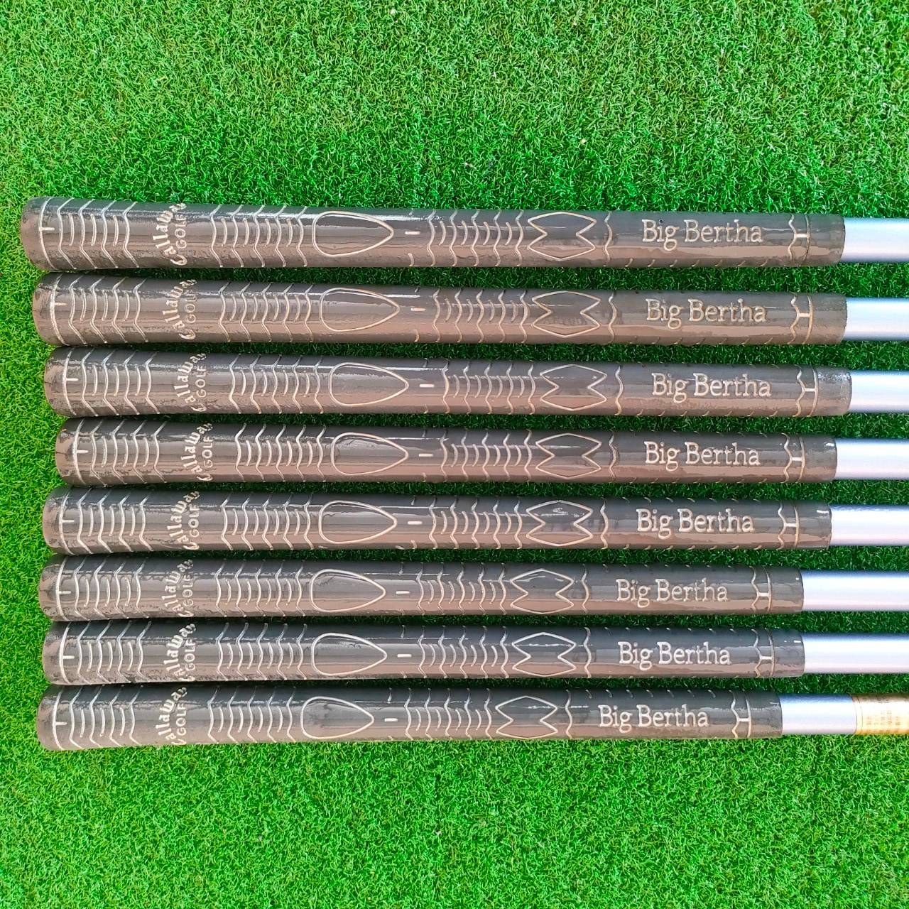 **ไม้กอล์ฟสำหรับผู้หญิง** ชุดเหล็ก CALLAWAY BIG BERTHA X-12 LADY มีเหล็ก 5-9 เเละ PW AW SW ก้าน SUPER JV200 FLEX L