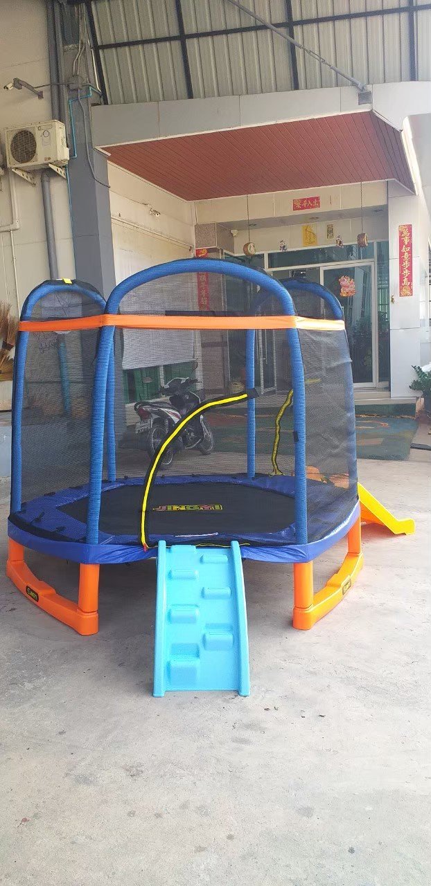 แทรมโพลีน 2in1 พร้อมปีนป่ายและสไลเดอร์ ของเล่นเด็ก,เครื่องเล่นสนาม พร้อมส่ง