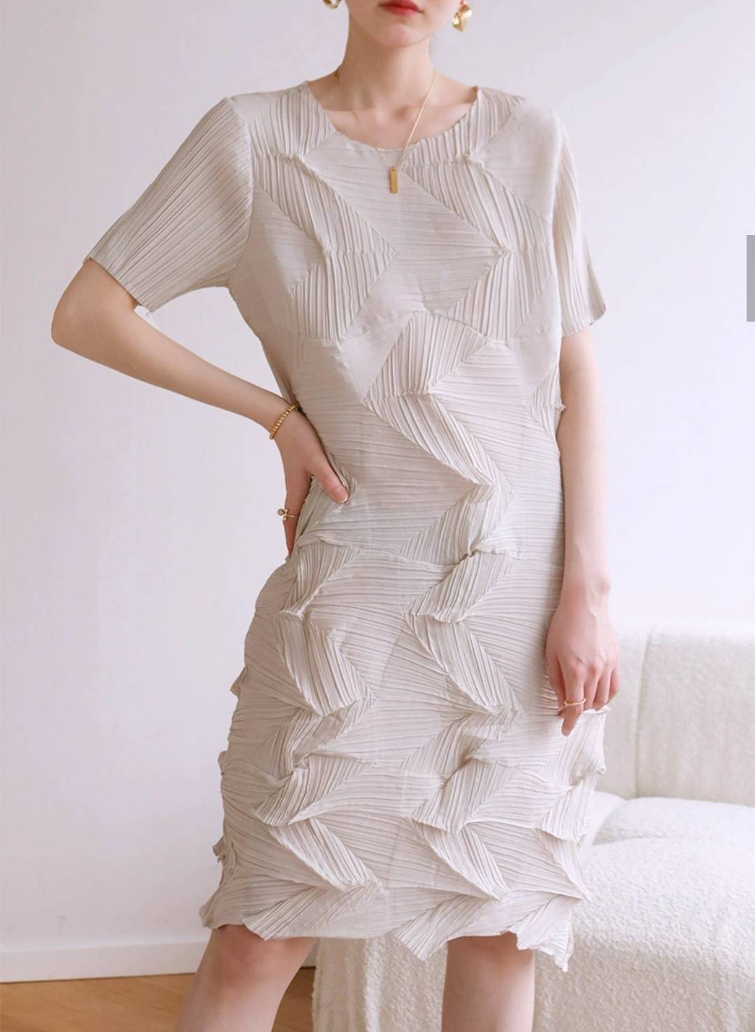 อกถึง 40นิ้ว 2MUAY GJO5633 เดรสพลีทคุณภาพ SHORT SLEEVE ZIGZAG PLEAT DRESS 4สี FREE SIZE