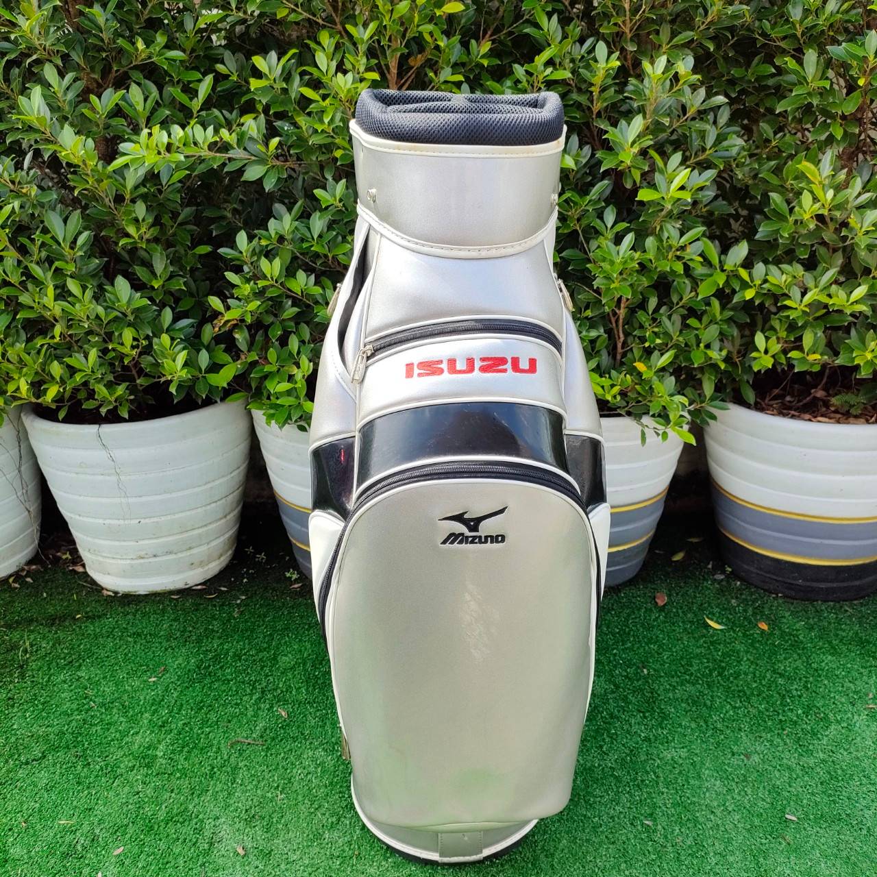 ถุงกอล์ฟ MIZUNO IZUZU มือสอง เป็นของ MIZUNO แท้ ถุง TOUR ใบใหญ่ วัสดุหนังแก้ว สภาพสวยครับ