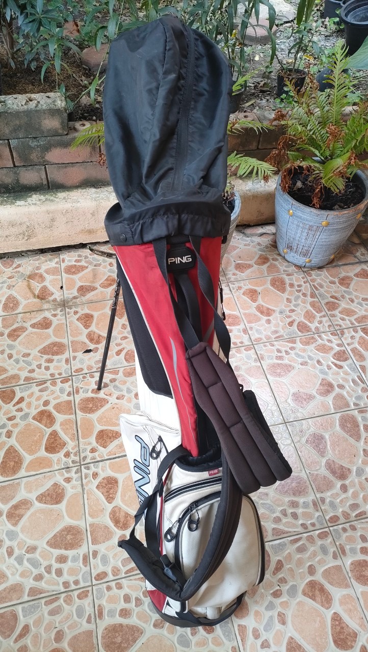 ถุงกอล์ฟ PING มือสอง