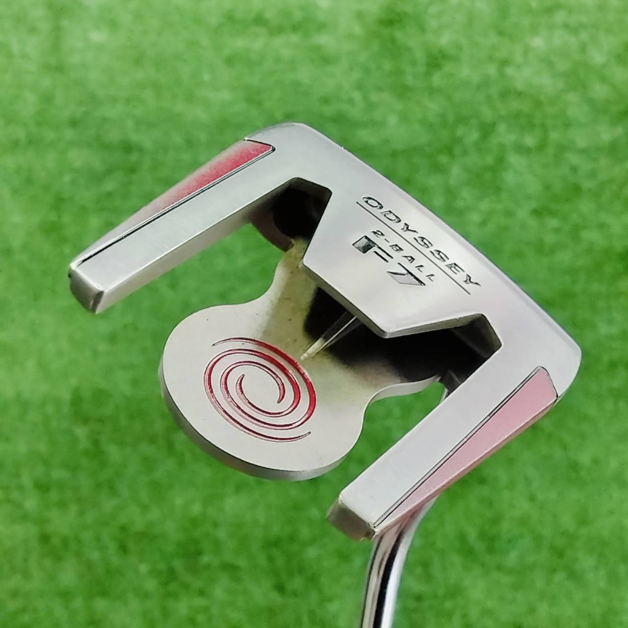 Odyssey White Hot XG 2-Ball F7 ความยาว 34 นิ้ว หน้าสัมผัสรุ่น XG จะมีลายเข้ามาเพิ่ม ทำให้ทั้งนุ่มมาก ไม้กอล์ฟพรีเมี่ยมมือสอง ของแท้ By NakaraLuxurious