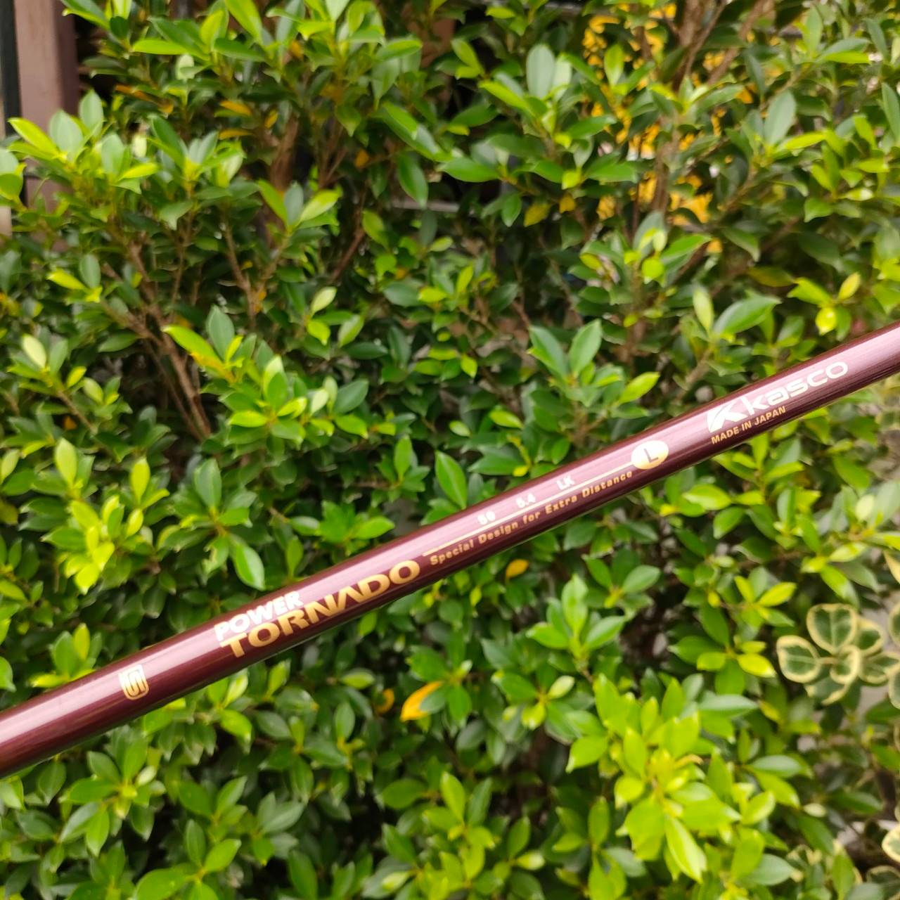 HYBRID KASCO POWER TORNADO 77 ก้าน POWER TORNADO FLEX L ไม้กอล์ฟสำหรับผู้หญิงรุ่นดังหายากครับรุ่นนี้ เป็นหัวสีอมชมพูของผู้หญิงโดยเฉพาะ