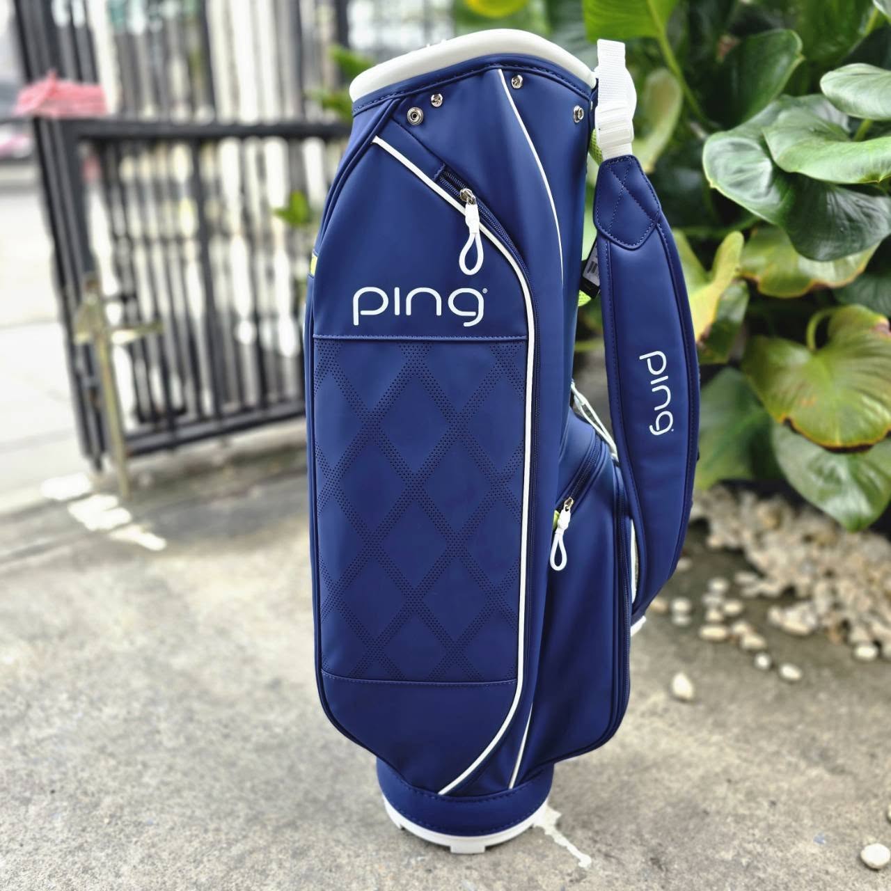 **ลดพิเศษ** ถุงกอล์ฟ PING LADY ของใหม่ ของแท้ น้ำหนักเบามาก กันน้ำ ขนาดพอดีมากค่ะ